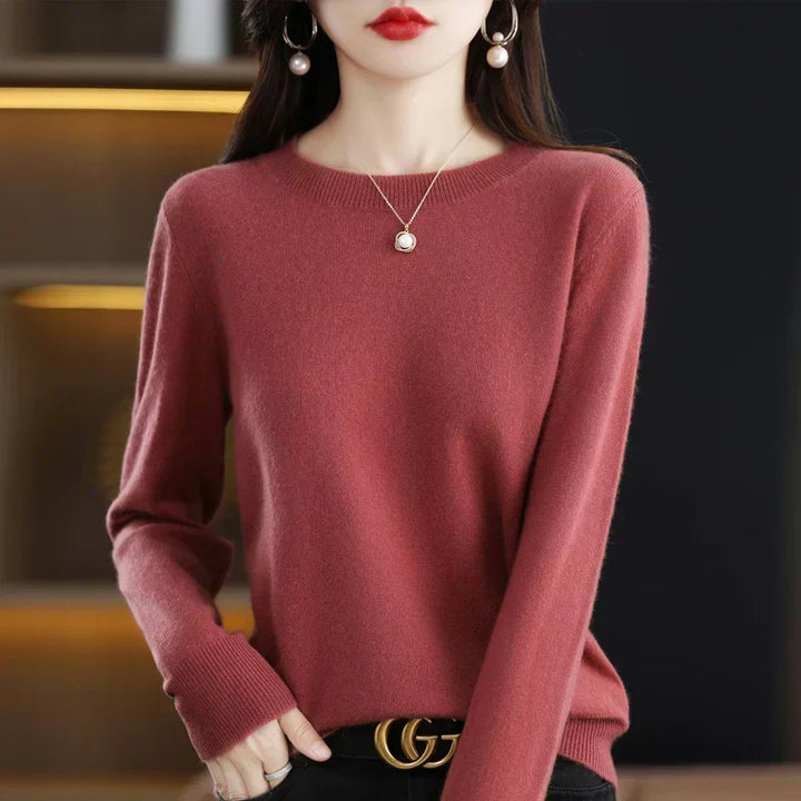 Ropa femenina de invierno: suéter cuello redondo ceñido, perfecto para mantenerte cálida.
