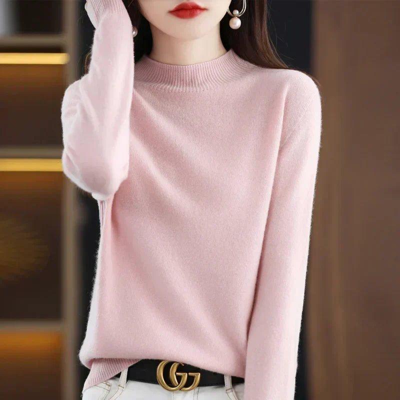 Mujer con suéter de punto, mostrando estilo casual y elegante para la ropa de invierno.