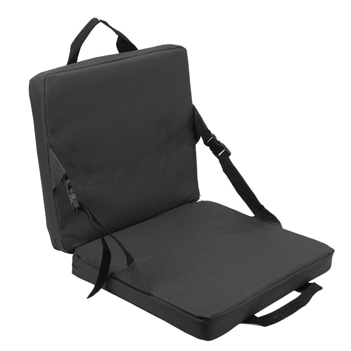 Silla plegable con respaldo y cojín acolchado. Comodidad portátil para camping, viaje y actividades.