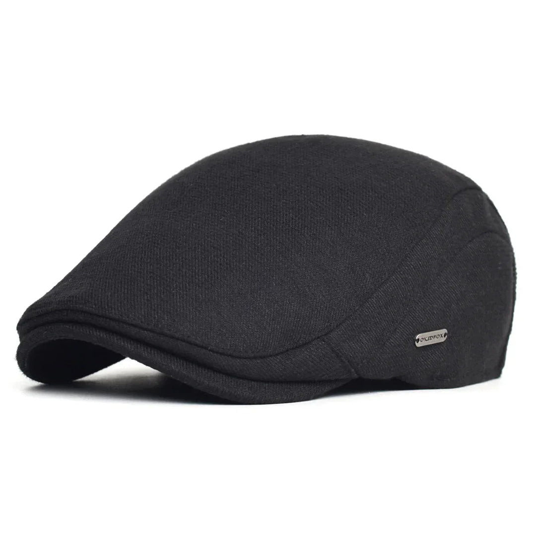 Gorra plana clásica unisex con diseño atemporal, perfecta para confort diario y moda. Color marrón.