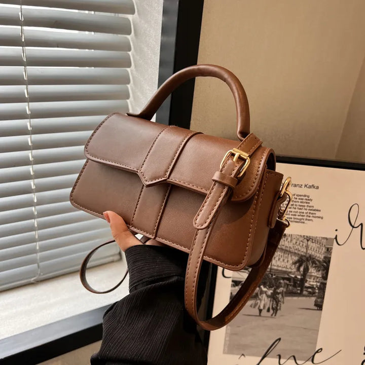 Accesorio de moda: bolso de hombro para mujer, espacioso y funcional, perfecto para el día a día.