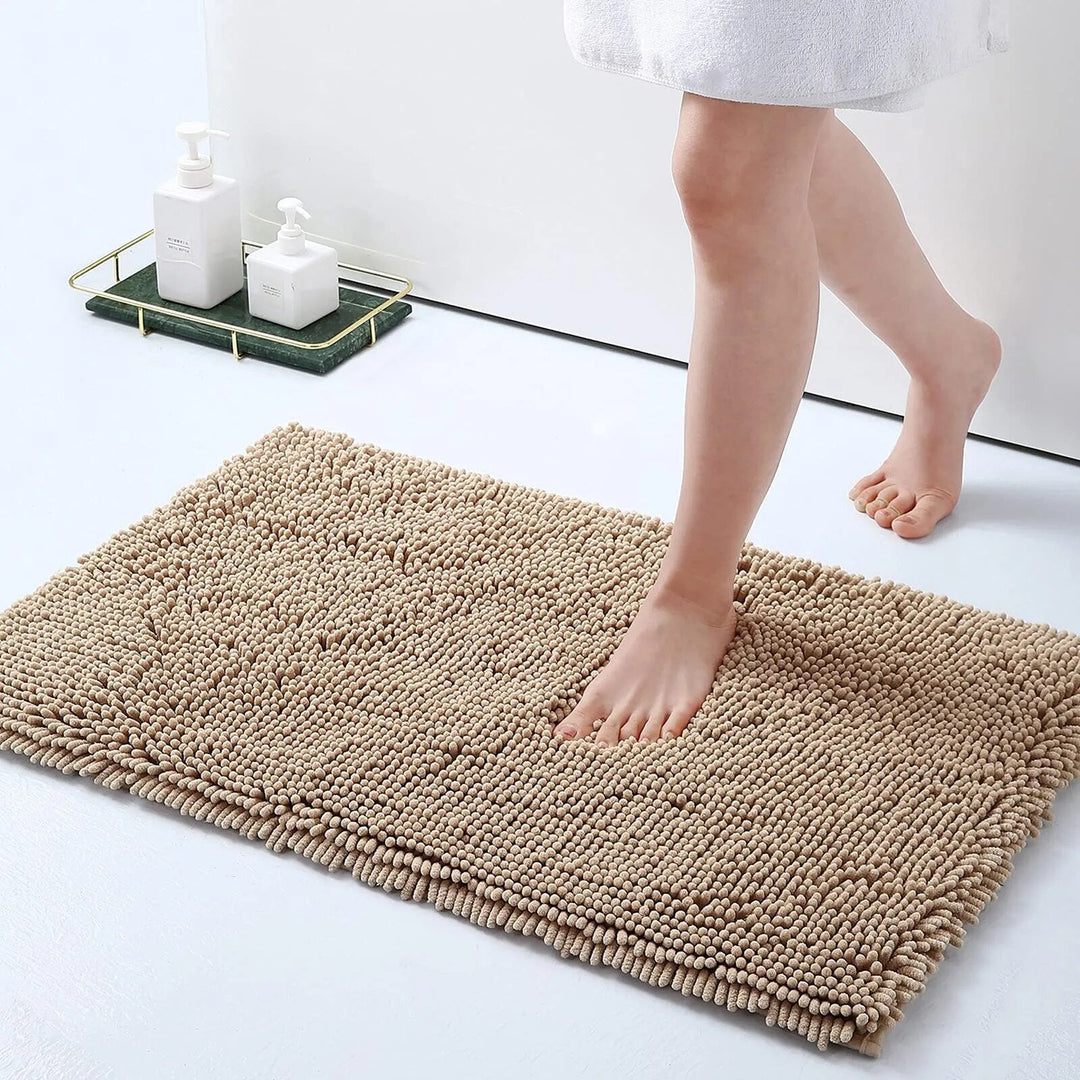 Alfombra para baño con tecnología antideslizante. Alta absorción para un hogar limpio y seguro.