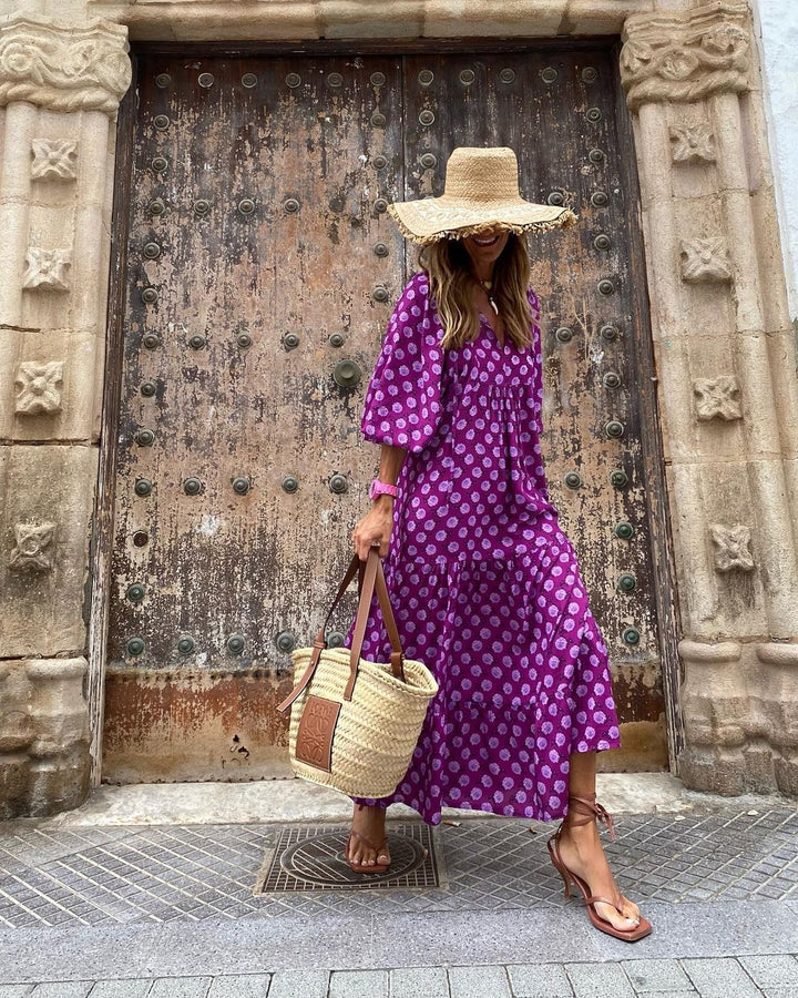Vestido maxi de mujer con bordados y falda fluida, para un look sofisticado de fiesta o playa.