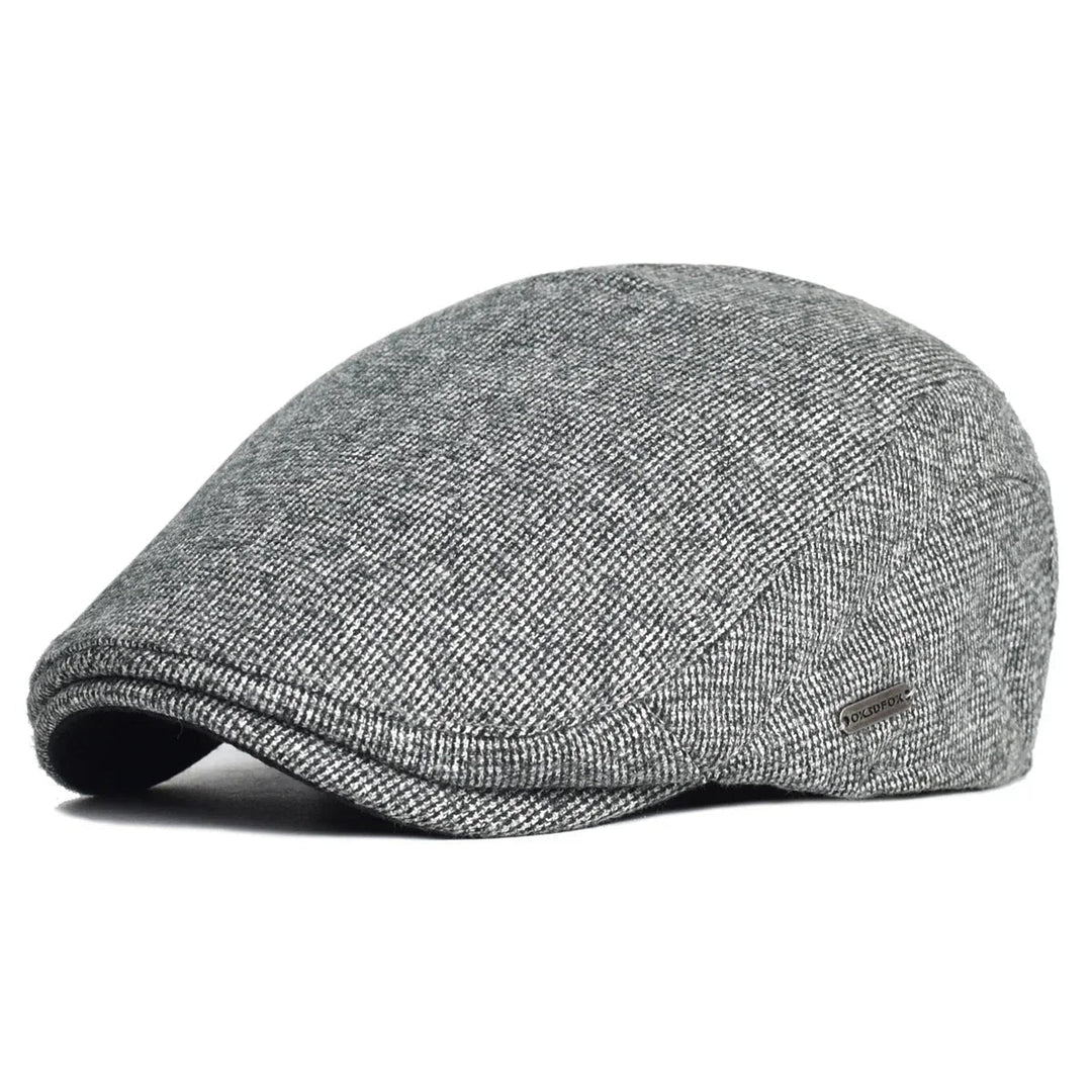 Accesorio diario: gorra plana unisex de estilo clásico en negro, perfecta para cualquier look casual.