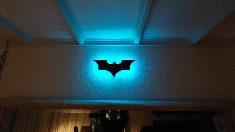 Lámpara de pared LED con control remoto, iluminación interior, cambia de color, ideal para el hogar.