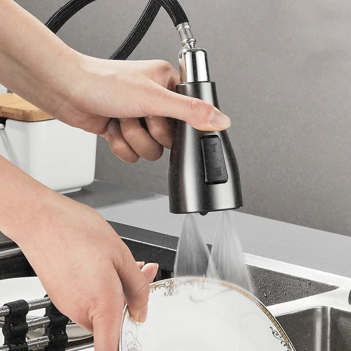 Grifo de cocina negro mate, extraíble y giratorio 360°. Aporta estilo a tu fregadero moderno.