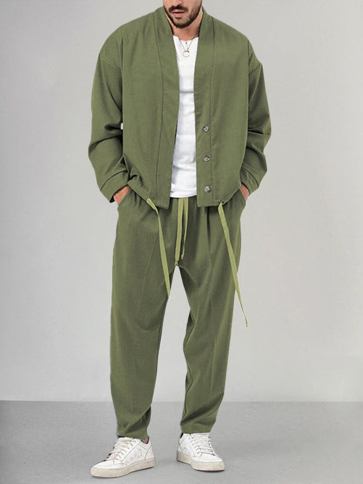 Conjunto minimalista para hombre, sudadera y pantalón casuales de dos piezas, estilo moderno y cómodo.