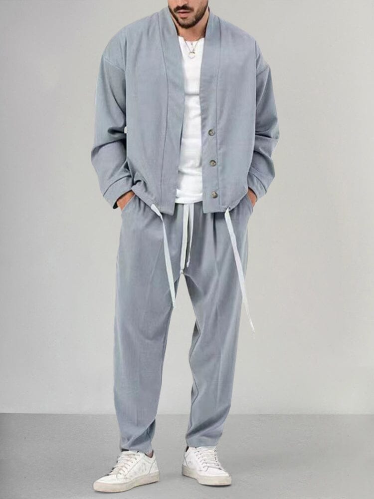Conjunto sport de hombre, dos piezas cómodas: sudadera y pantalón, estilo casual y minimalista para el día a día.