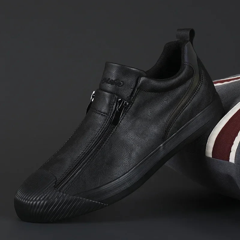 Calzado casual de hombre con suela antideslizante, estilo moderno, muy versátil y urbano.