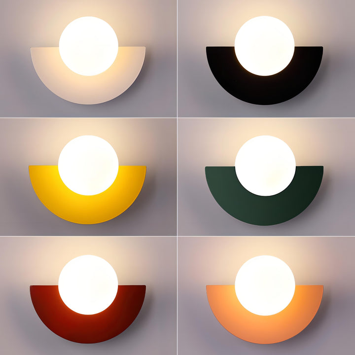 Lámpara LED de pared semicircular, diseño moderno en metal. Ideal para iluminación interior cálida/fría.