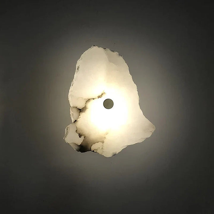 Aplique de pared LED Aurora con mármol y cobre, estilo único y contemporáneo para cualquier habitación.