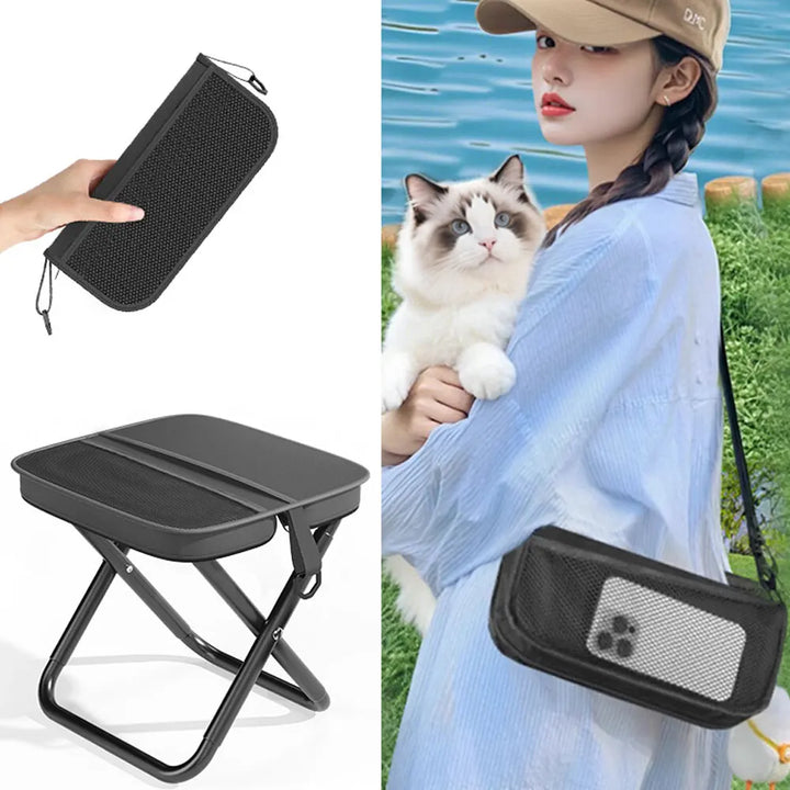 Taburete portátil en uso. Asiento compacto y cómodo, perfecto para relajarse en la playa o aire libre.