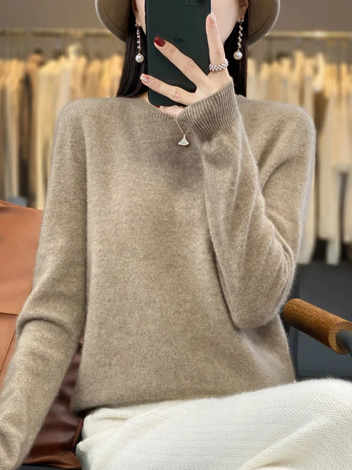 Jersey de punto cálido, mujer, cuello redondo, una prenda esencial para el invierno.
