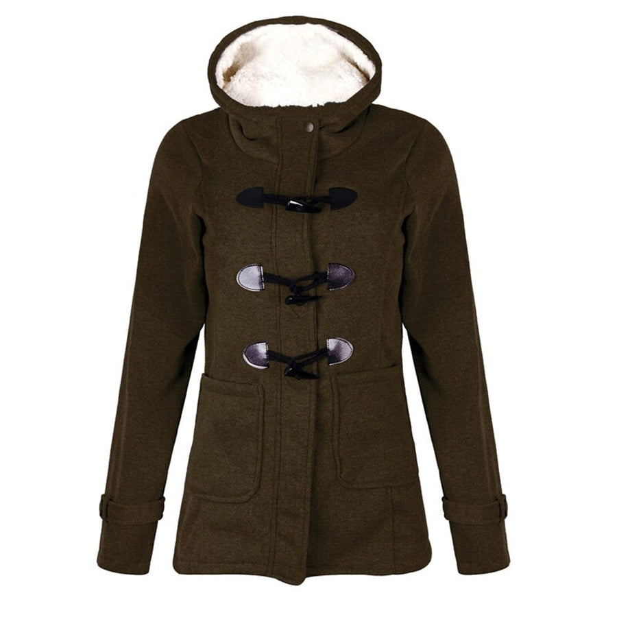 Mujer luciendo abrigo largo con capucha, ideal para invierno. Moda femenina que ofrece elegancia y protección del frío.