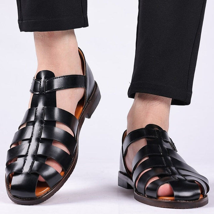 Sandalias clásicas de hombre, estilo sofisticado y casual para verano.