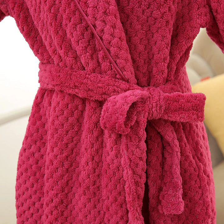 Bata de casa térmica con cinturón, para máximo confort invernal y relax.