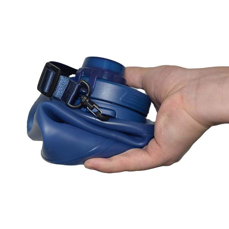 Botella de agua plegable de silicona para camping, senderismo y deporte. Resistente, ligera y esencial para hidratarse.