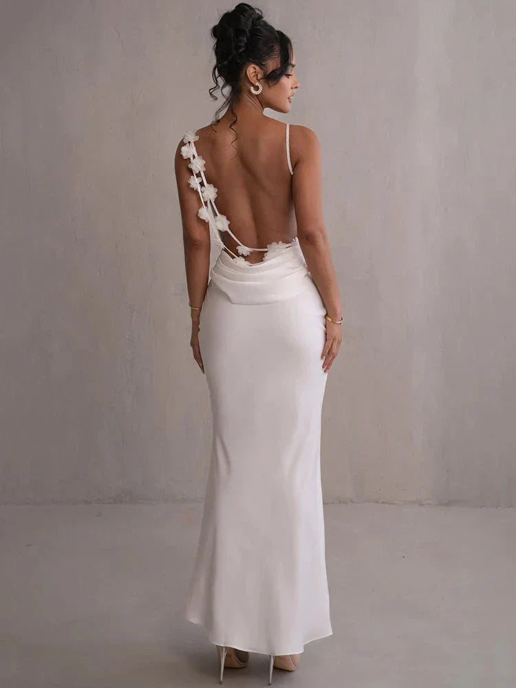 Ropa mujer: vestido maxi con cuello cascada, ideal para noches especiales.