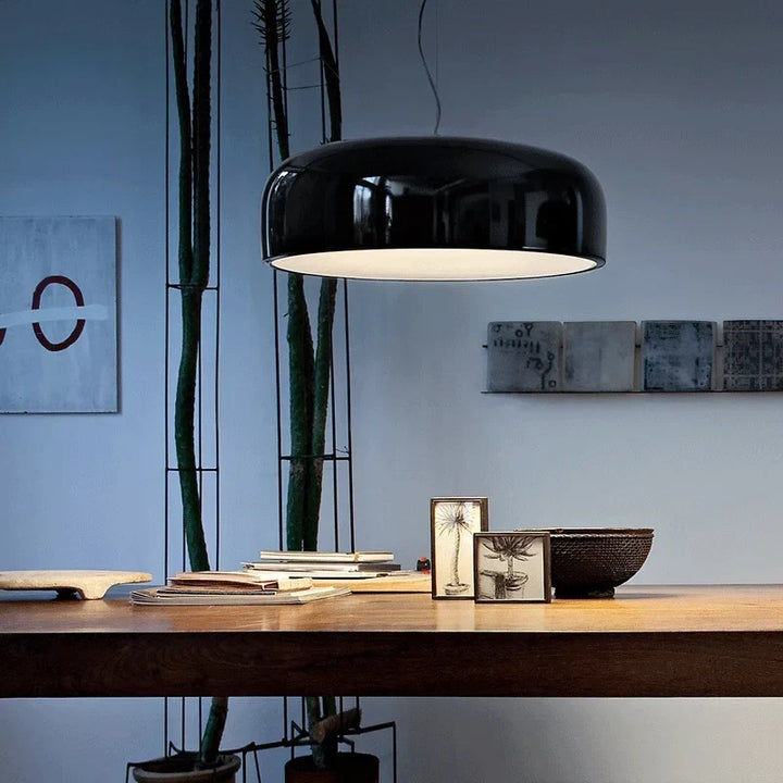 Lámpara de techo LED redonda, diseño contemporáneo en metal y acrílico.