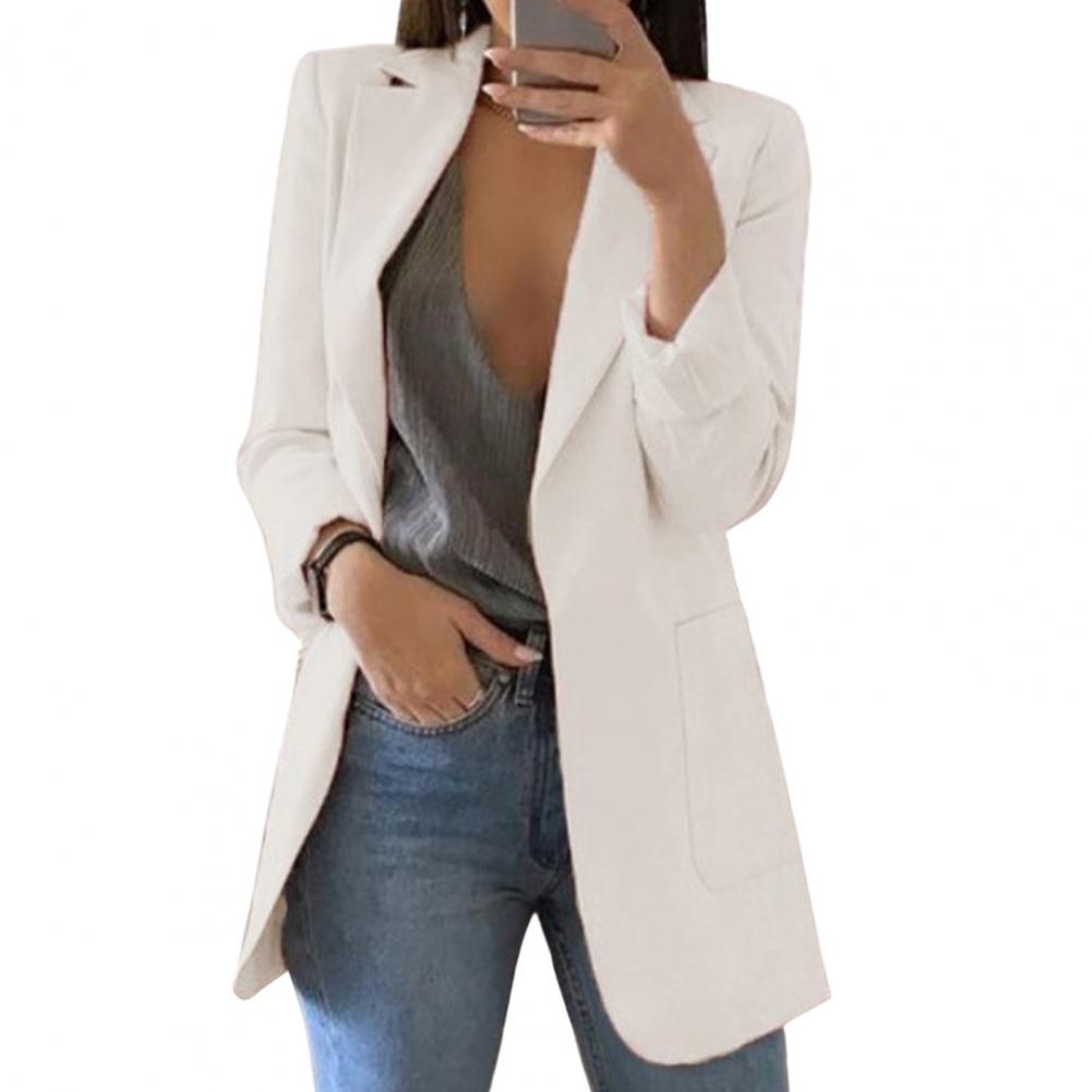 Blazer femenino entallado, esencial para un look de moda versátil. Ideal para primavera y otoño.