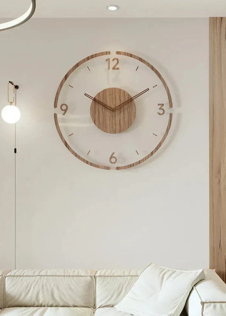 Reloj de pared de madera sólida. Diseño escandinavo y movimiento silencioso para ambientes tranquilos.