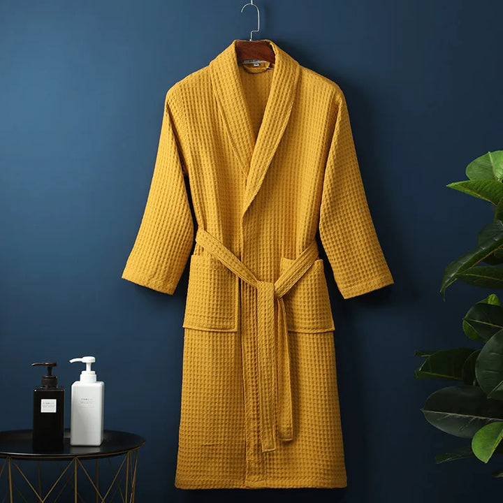 Bata de baño unisex Aurora, albornoz suave y envolvente. Ideal para relax, confort y ropa de casa post ducha.