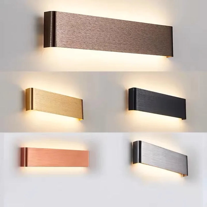 Luminaria LED de pared, diseño elegante para decoración interior de dormitorio.