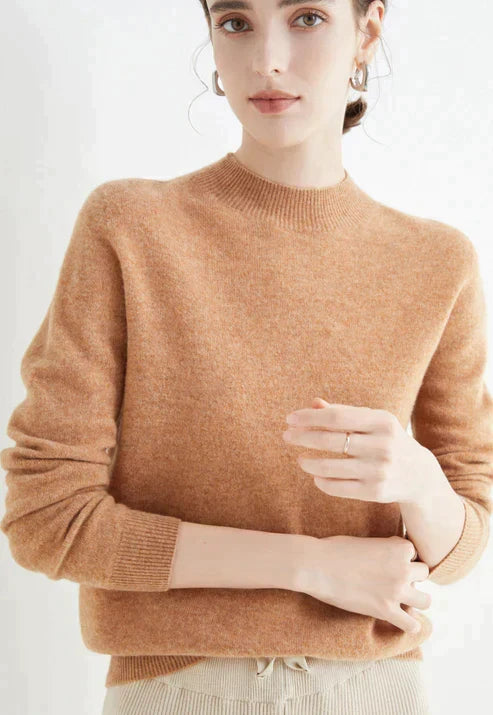 Suéter de cuello alto para mujer. Prenda versátil ideal para combinar y crear capas en otoño e invierno.