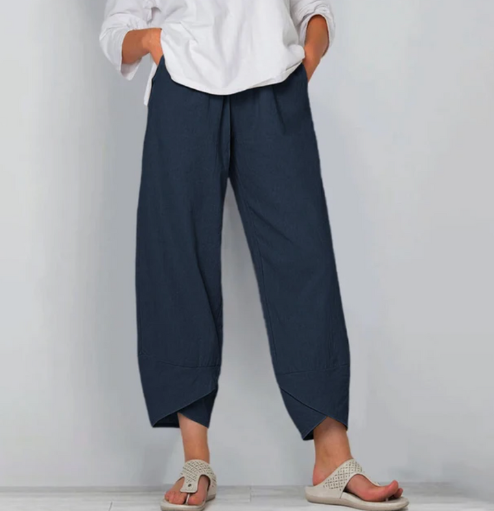 Pantalón ligero de mujer, corte moderno y ajuste cómodo. Ideal para un look casual diario y ropa versátil.