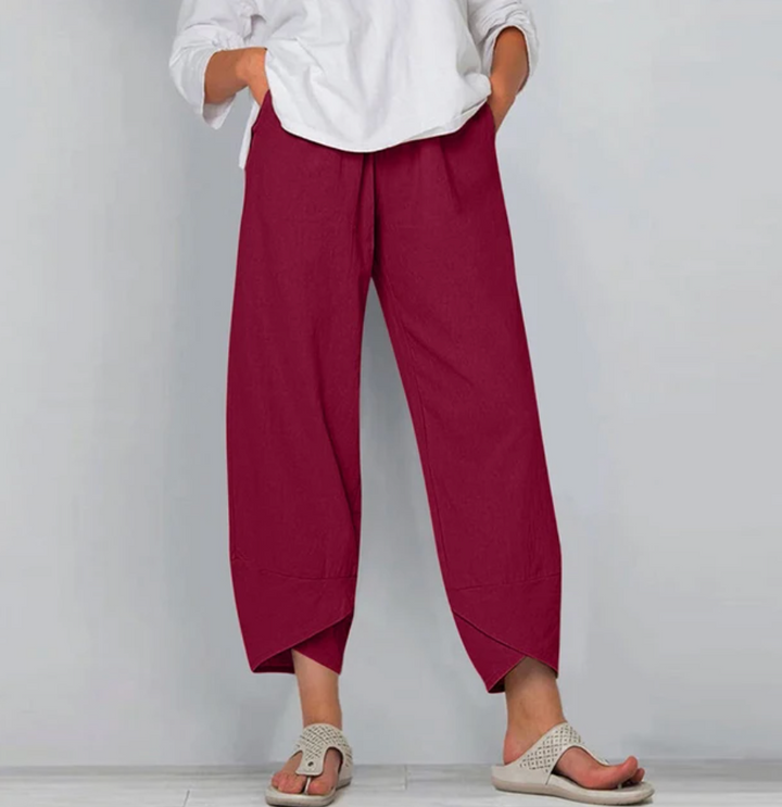 Pantalón ligero de mujer color beige, ideal para el día a día. Comodidad casual y estilo versátil.