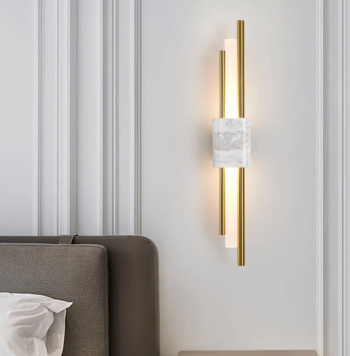 Luz cálida LED de pared, aplique para un ambiente acogedor.