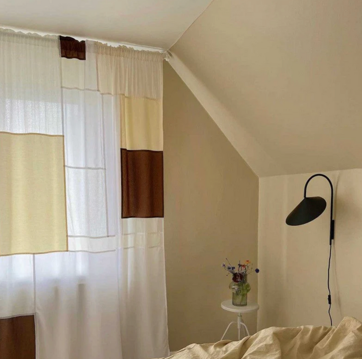 Decoración hogar: lámpara de pared ajustable con diseño pétalo, luz difusa y estilo moderno.
