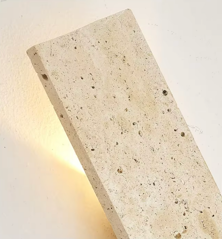 Luz LED impermeable para pared, ideal para entradas, patios y jardines. Diseño sofisticado.