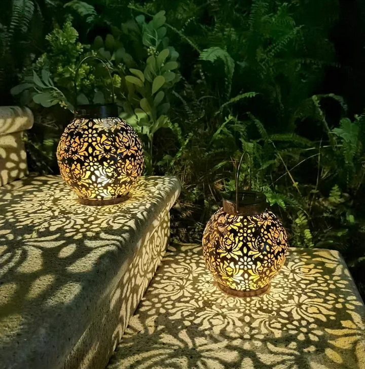 Decoración de jardín con lámpara solar floral colgante, luz ambiente para patio y balcón.