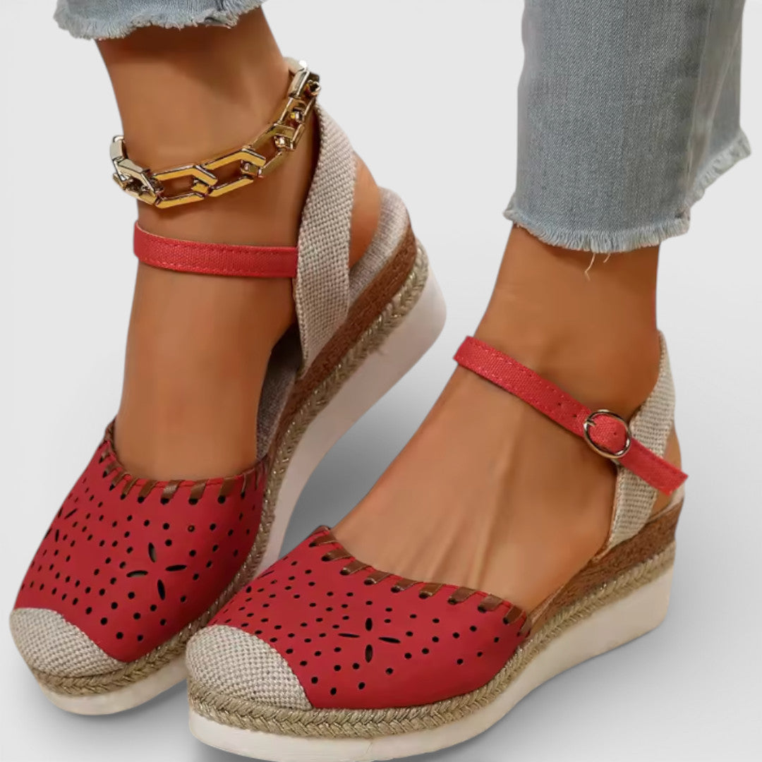 Sandalias de cuña para mujer con punta cerrada, calzado elegante y cómodo para verano.