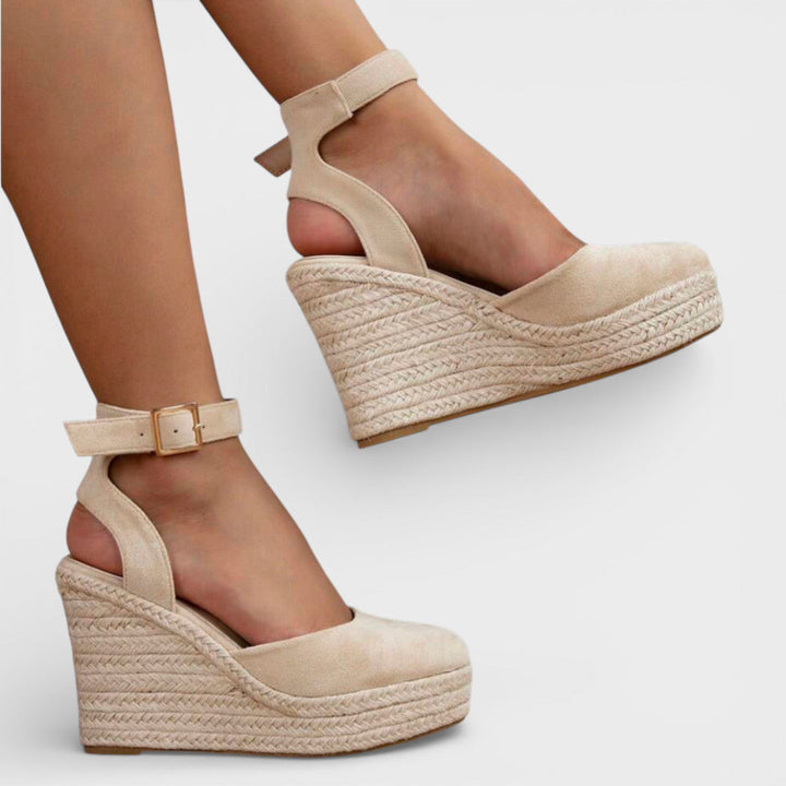 Sandalias de cuña tejida con correa al tobillo para mujer, elegantes y cómodas para el verano.