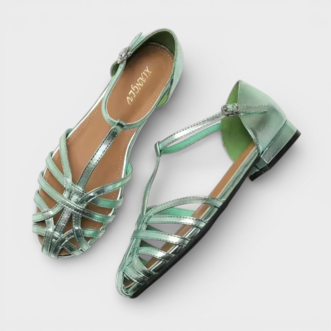 Calzado de mujer: sandalias planas LAURA con estilo casual, ideales para la moda femenina de verano.
