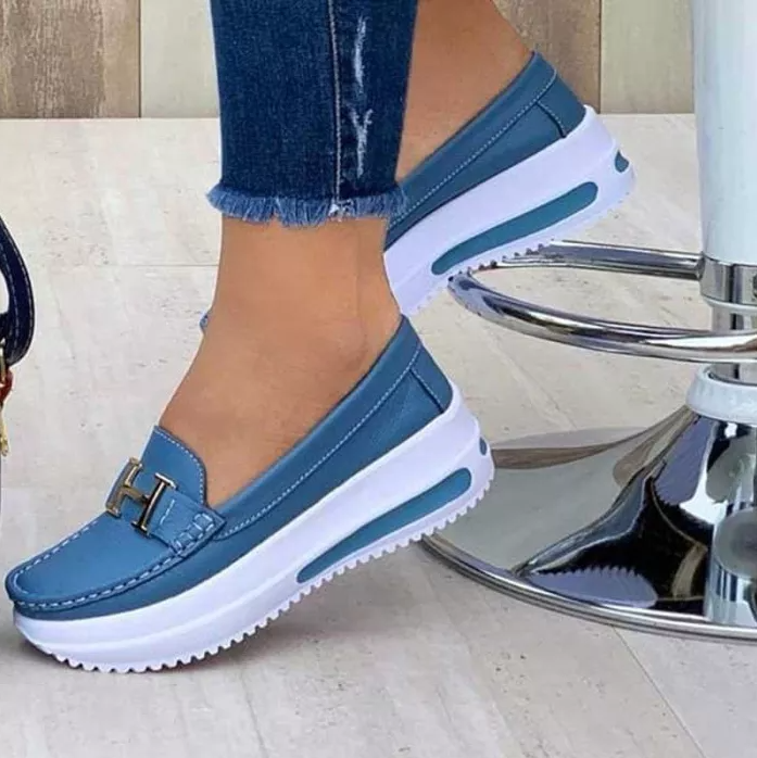 Zapatos de mujer Fabiola con diseño elegante para uso casual o formal, con confort ortopédico superior.