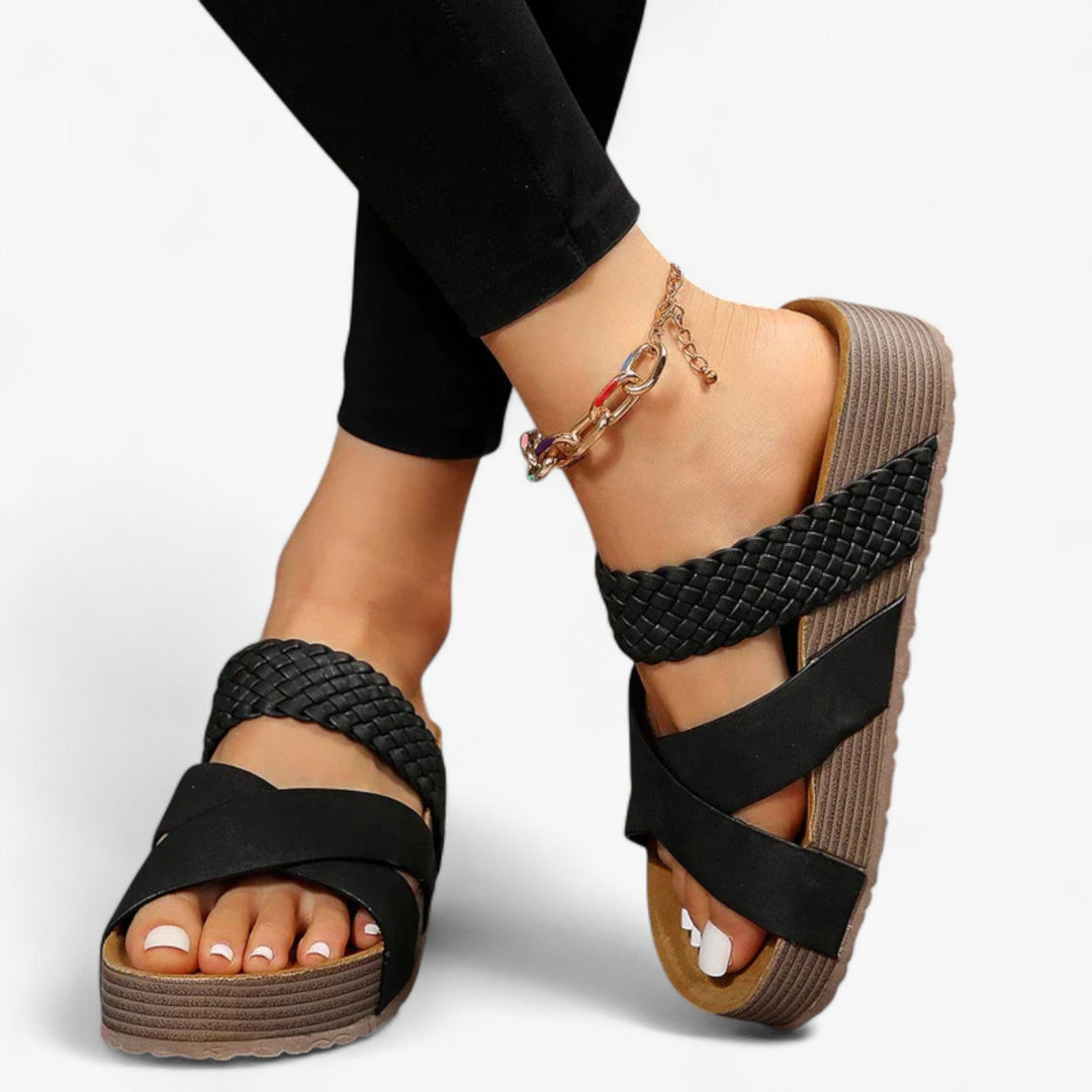 Sandalias ortopédicas de mujer, cómodas y elegantes para verano. Ofrecen soporte y confort duradero.
