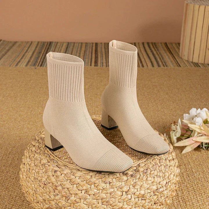 Botines LUCIA de mujer, elegantes y cómodos para invierno. Diseño tobillero, cremallera, suela antideslizante para seguridad.