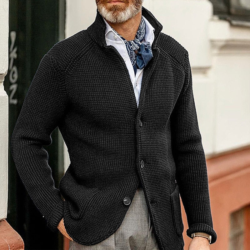 Cárdigan elegante para hombre, tejido suave, ideal para otoño/invierno. Estilo versátil y abrigador.