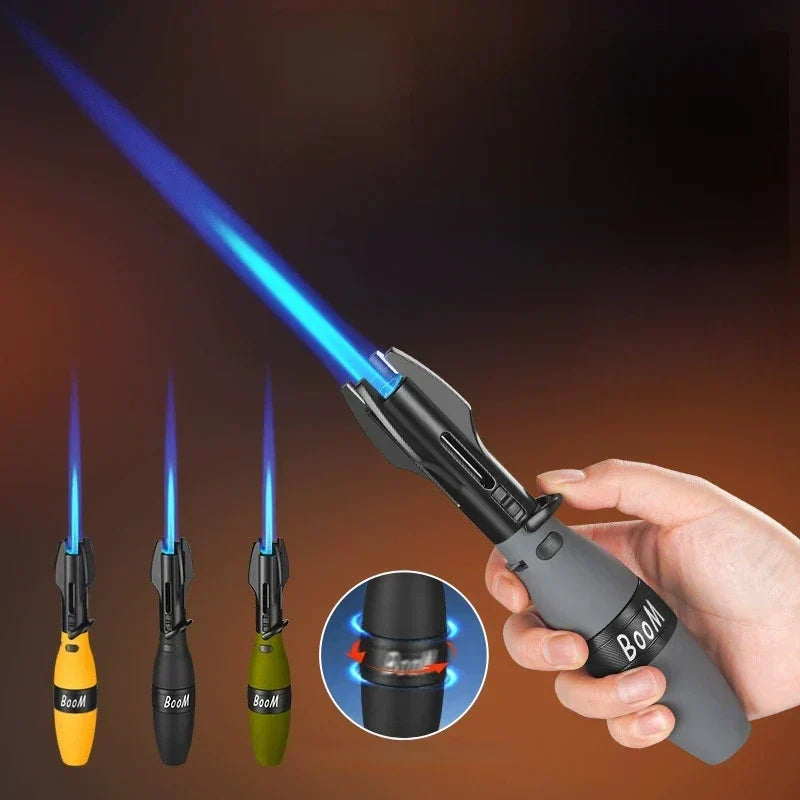 Encendedor táctico portátil ideal para camping, senderismo y actividades al aire libre. Llama fuerte.
