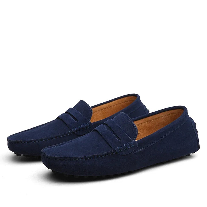 Ante y confort en mocasines para hombre, ideales para cualquier plan.
