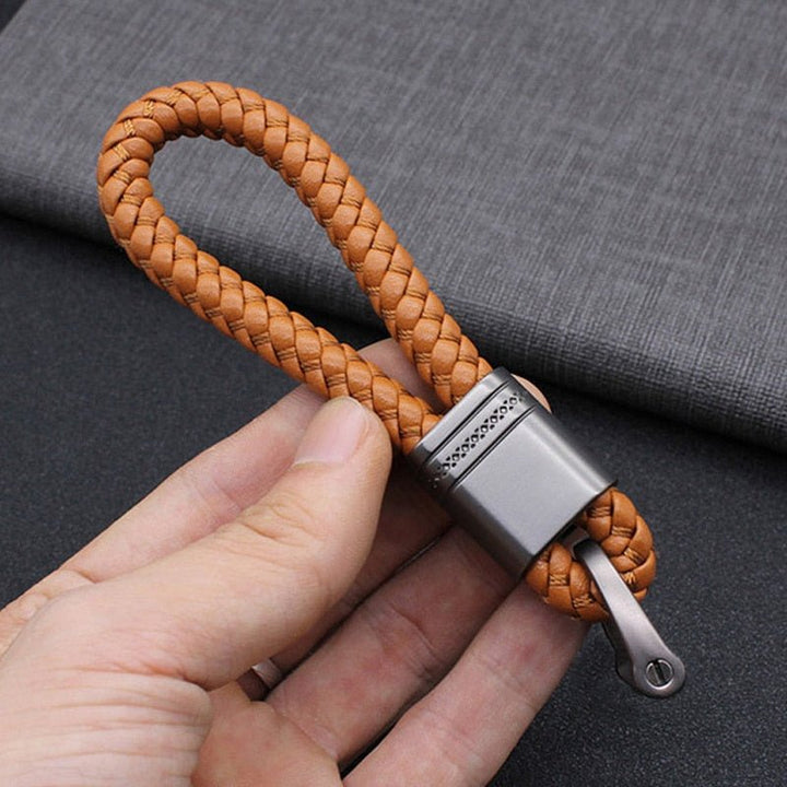 Llavero de coche con diseño trenzado, funcional y de gran estilo para el día a día.