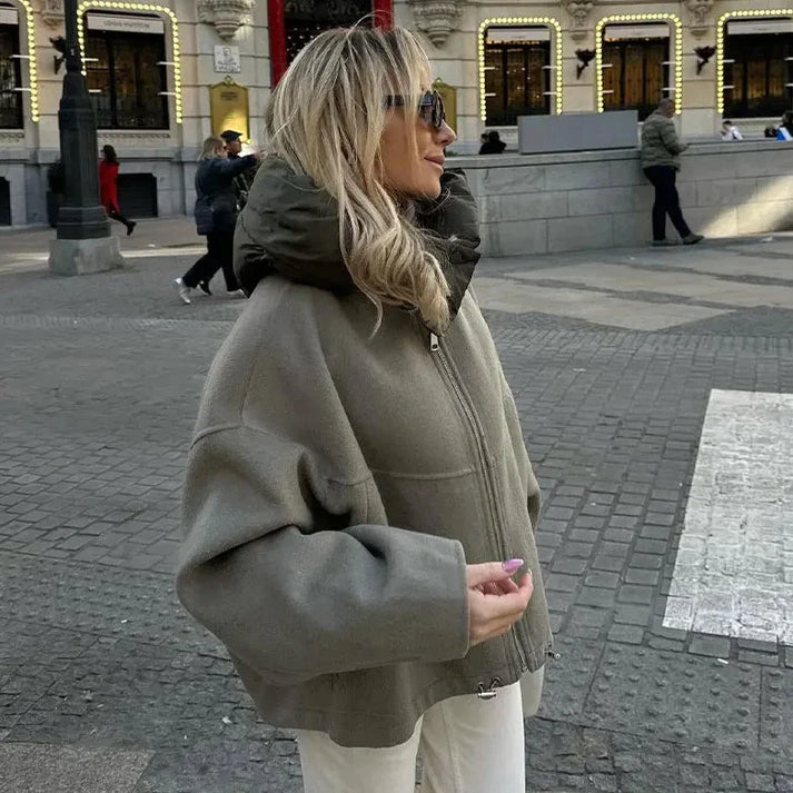 Abrigo bomber elegante con capucha para mujer, perfecto para moda de otoño e invierno, estilo casual y cálido.