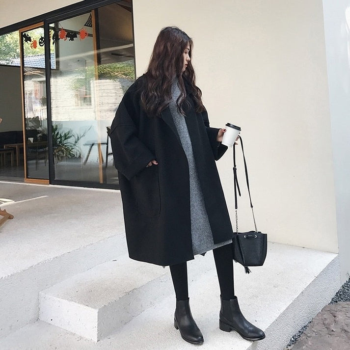Abrigo mujer clásico, cálido y elegante. Trenchcoat para ropa de otoño/invierno, ideal para estilo versátil.