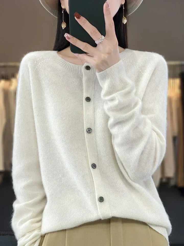Cárdigan para mujer, ajuste slim, cuello redondo. Cómodo para capas en moda de invierno.