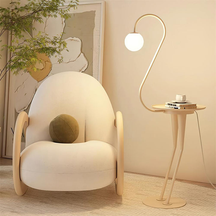 Lámpara de pie Sento beige, iluminación elegante para un ambiente acogedor en sala de estar o dormitorio.