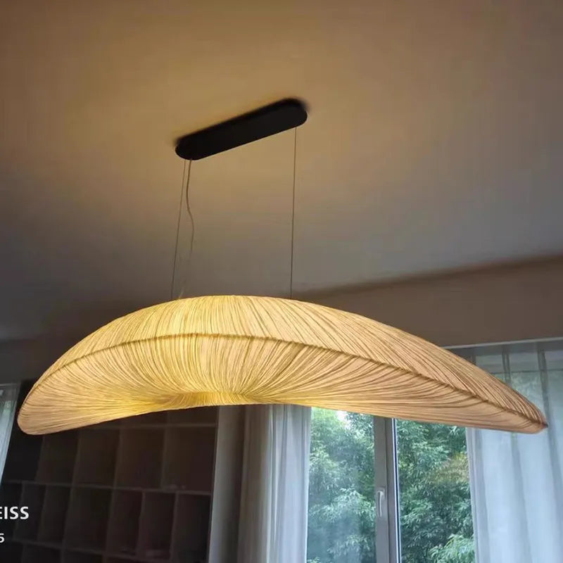 Lámpara colgante LED ajustable, estilo náutico y moderno, ideal para iluminar comedor.
