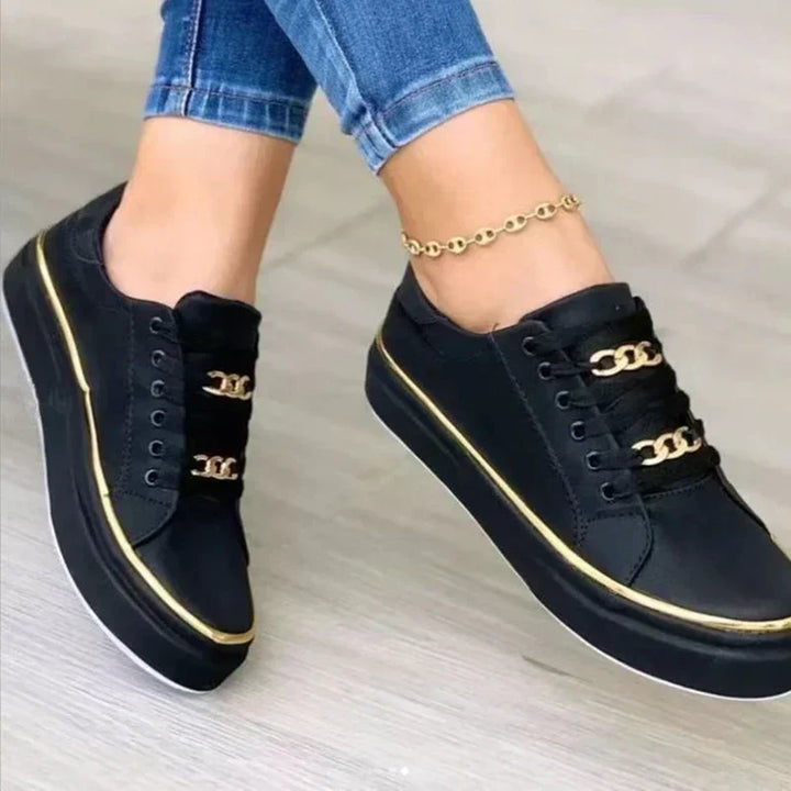 Zapatillas blancas de mujer para verano, diseño bajo con detalles dorados, muy confortables y a la moda.
